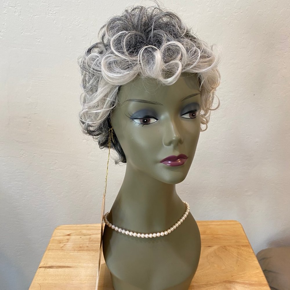#134A IT'S A WIG SYNTHETIC WIG